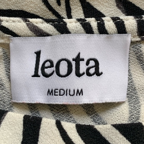 LEOTA Zebra Stripe Short Sleeve Artsy Swing Dress Size M - Picture 7 of 8